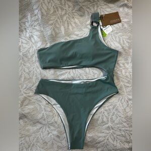 Berlook Sage Green One‎ Shoulder Monokini Size Medium NWT